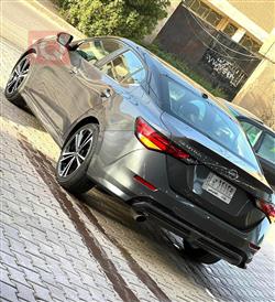 نیسان سێنترا